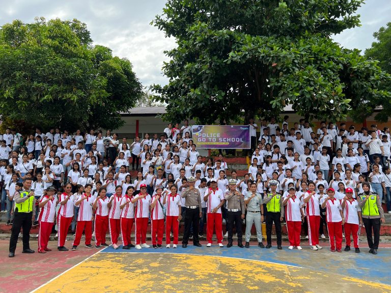Pelajar SMP di Ambon Diajak Tertib Berlalu Lintas 