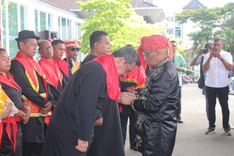 Gubernur & Wagub Maluku Dikukuhkan Gelar Adat “Upulattu & Pati Maluku”