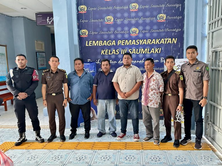 Kejari KKT Terima Dua Tersangka dan Barang Bukti (Tahap 2) Dari Polres KKT