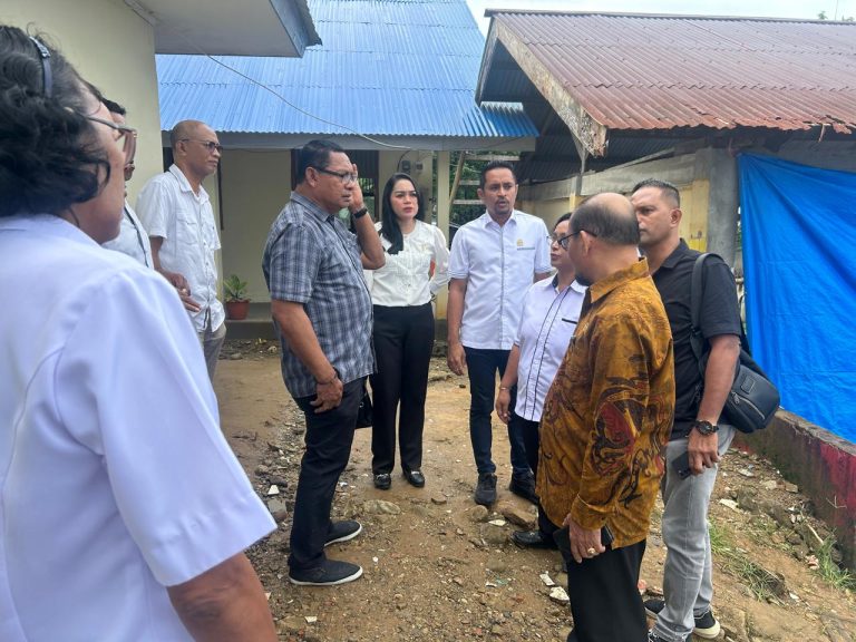 Komisi II Ungkap Proyek Pekerjaan Pembangunan RKB Dua Sekolah di Ambon diduga “Bermasalah”
