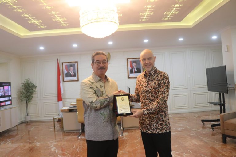 Pererat Hubungan Pemerintah AS dan Pemprov Maluku, Konsul AS Kunjungi Gubernur Maluku