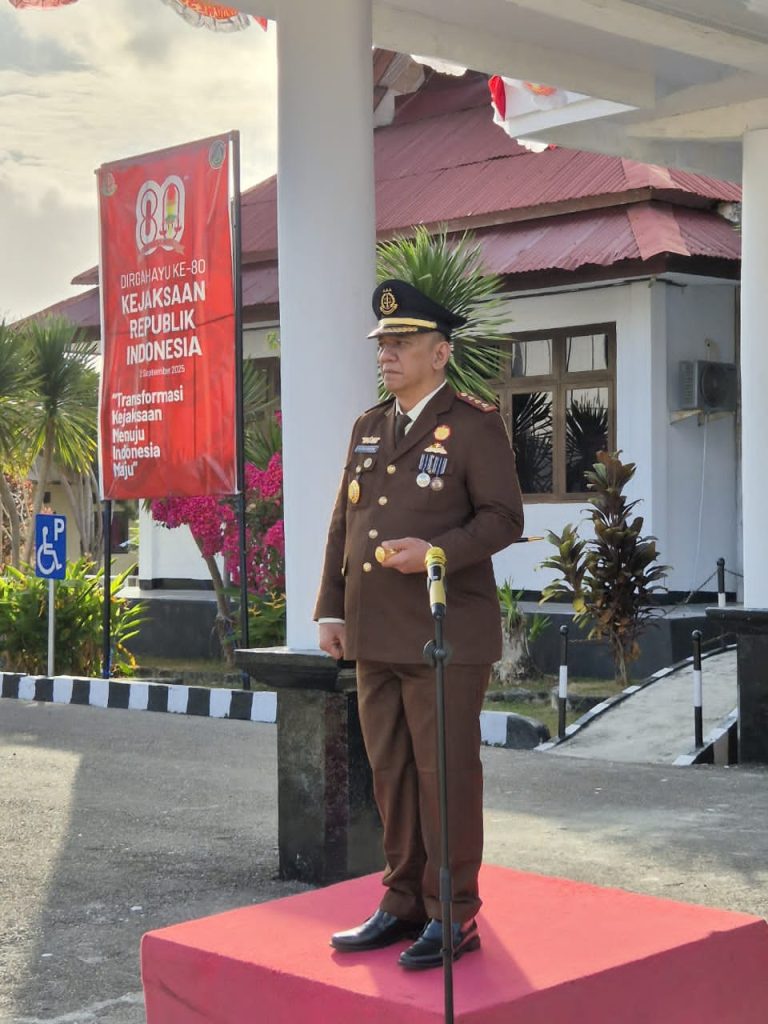Kejari KKT Gelar Upacara Peringatan Kejaksaan RI ke-80