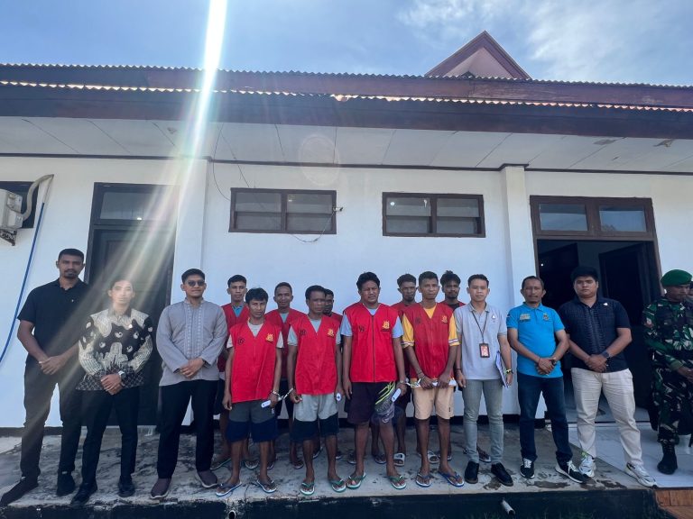 Polres Serahkan 10 Tersangka Kerusuhan Kandar – Lingat ke Kejari KKT