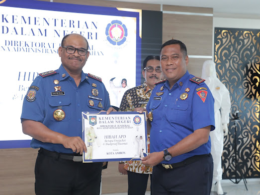 Hibah Sarpras Penanggulangan Bencana dari Korsel, Damkar Ambon Terima “20 Fire Jacket dan 2000 Hamzat”
