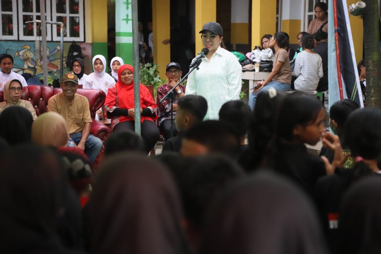 Buka Festival “Pencak Silat” Kota Ambon 2025, Wattimena Ajak Generasi Muda “Lestarikan Budaya”