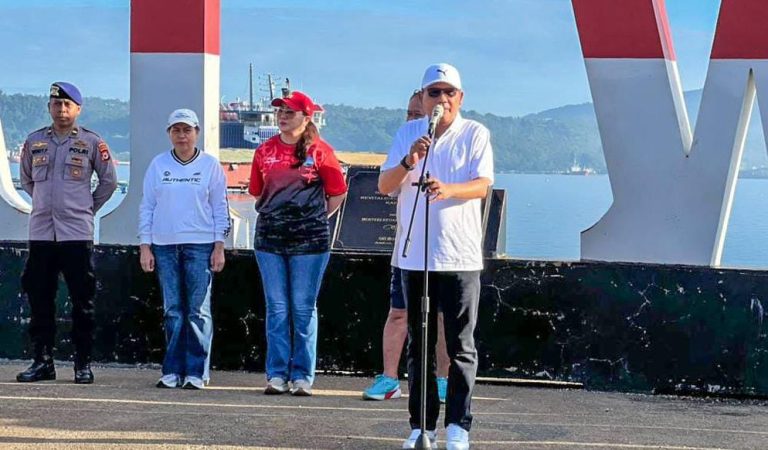 Jaga Kebersihan Teluk Ambon, Wattimena : Tak Ada Kompromi, Sanksi Menanti