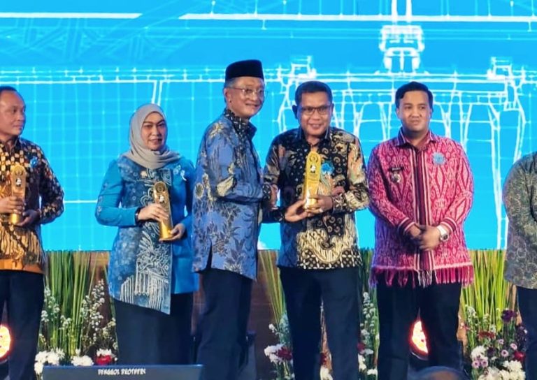 Sutami Award 2025, Pemkot Ambon Raih Peringkat III Kinerja Penyelenggaraan Jalan