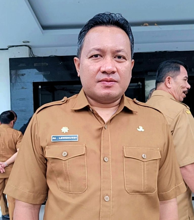 Alfian Lewenussa Resmi Gantikan Apries Gaspersz sebagai Plt Sekwan
