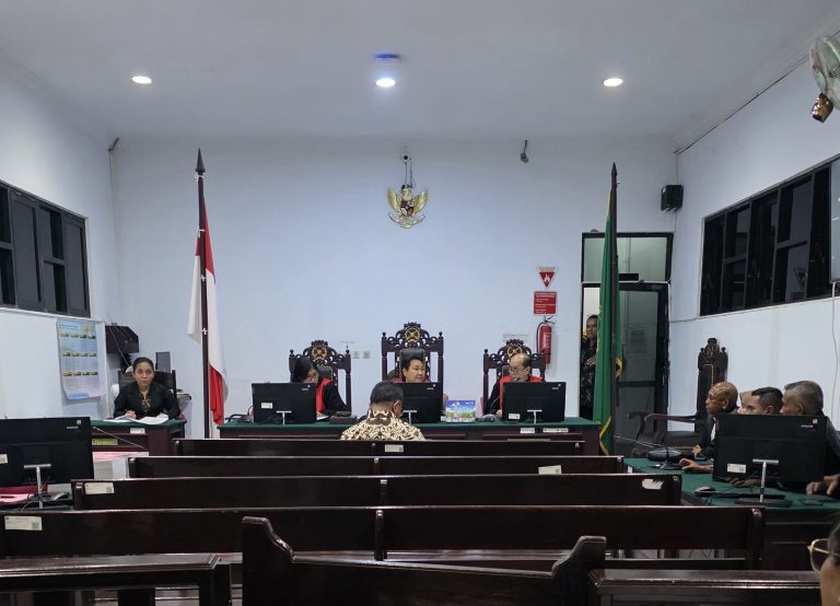 Eksepsi Petrus Fatlolon dkk Ditolak, Sidang Korupsi PT Tanimbar Energi Lanjut ke Pembuktian