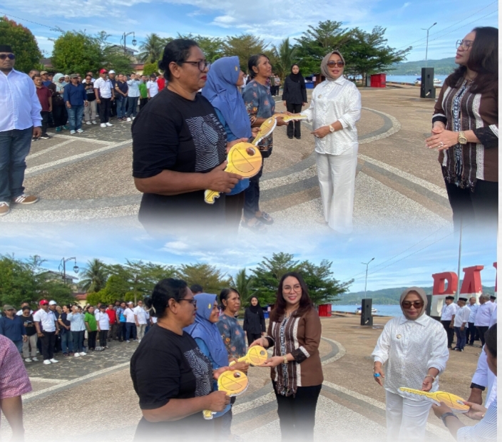 Pemkot Ambon Serahkan Bantuan Booth UMKM di Pantai Wainitu